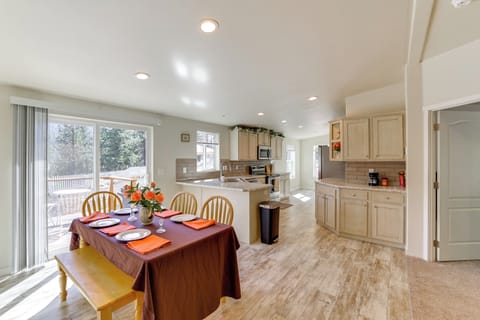 Property Interior | Single-Story Home | Free WiFi