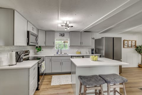 Kitchen | Keurig Coffee Maker | Ice Cream Maker | Cooking Basics