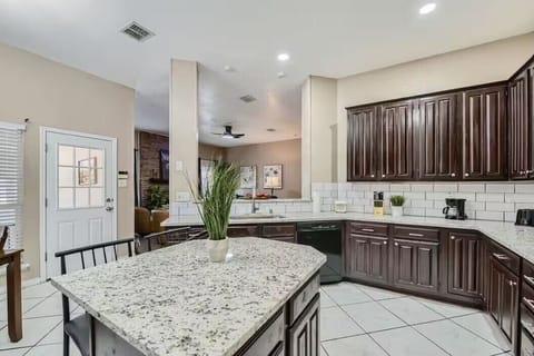 Bright counters, brighter days. ✨