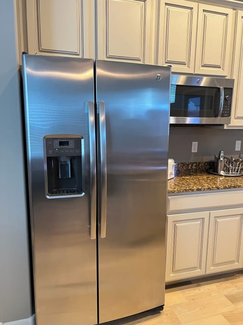 Full Size Fridge with water & ice maker