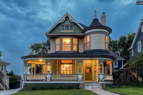 1889 Queen Anne Victorian Apartment