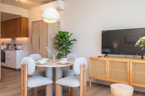 Beach House Coastal Studio with Pool, Hout Bay (33634)