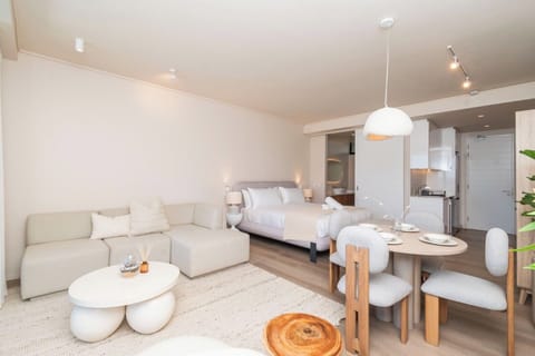 Beach House Stylish Studio with Hout Bay View (33680)