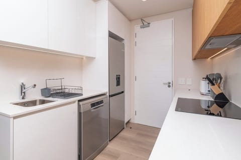 Beach House Stylish Studio with Hout Bay View (33685)