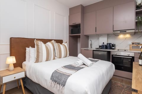 Venice House Cozy Studio in Heart of Cape Town (28779)