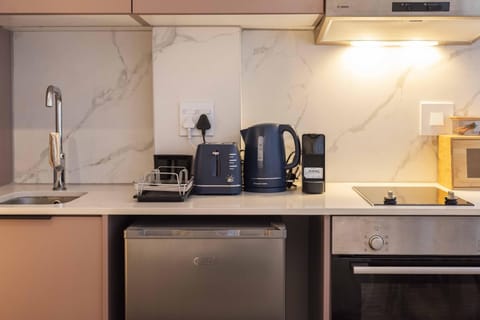 Venice House Cozy Studio in Heart of Cape Town (28787)