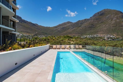 Hout Bay Beach House Ground Floor Studio with Pool (33594)