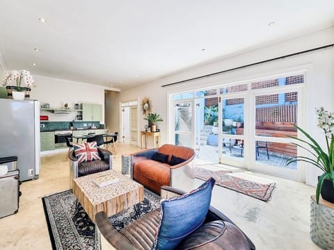 Chic Urban Escape – 2BR in Vibrant CPT (28833)