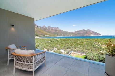 Hout Bay Modern Studio The Beach House with Pool (33750)