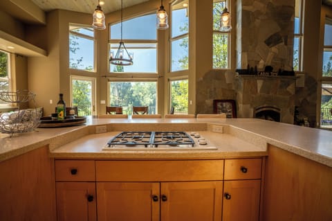 Propane range and lots of counter space