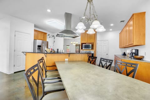 Large island seating