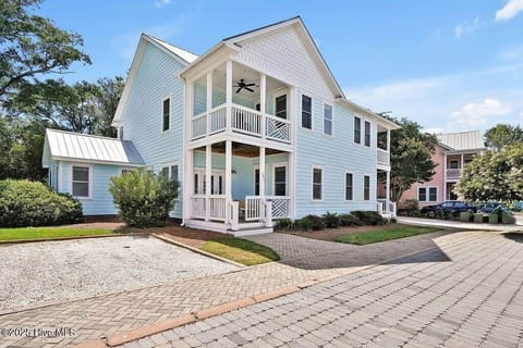 Marina View Drive