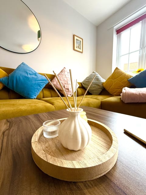 Living Room / Lounge