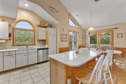 CV06: Golden Week | Top Level Kitchen