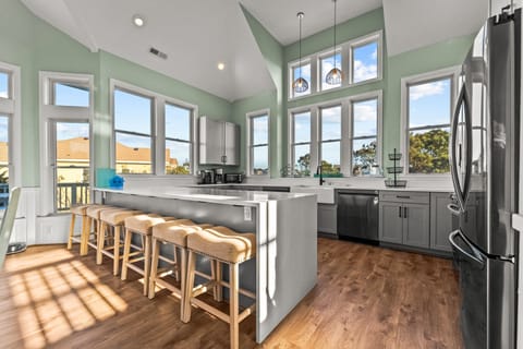 VOH30: The Princess Tide | Top Level Kitchen