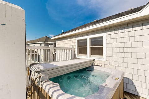 WH286: Millennium Sunrise | Top Level Deck w/ Hot Tub