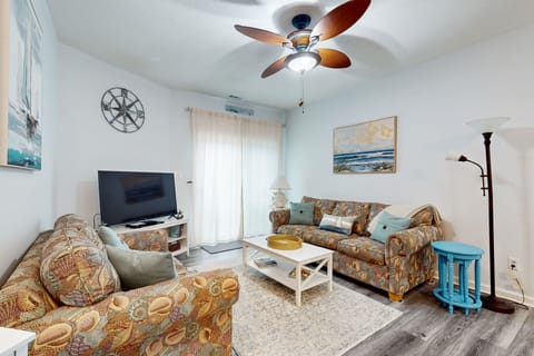 SVC308: Beacon Waves | Living Area
