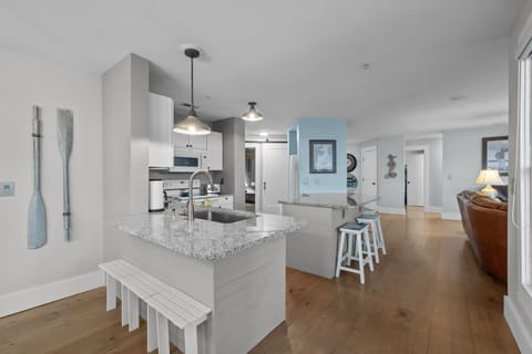 PC1212: Pirates Cove Retreat | Kitchen