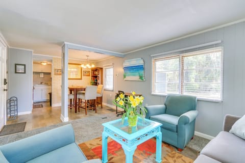 Sitting Room | Free WiFi | Central Heating & A/C