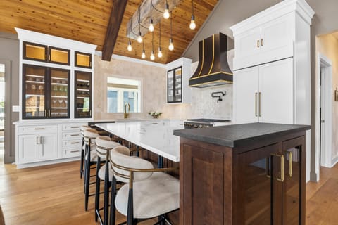 Full Kitchen on the main floor.