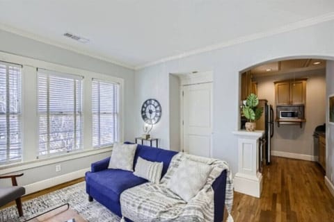A comfy retreat with stylish touches and good vibes.