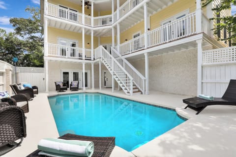 Welcome to Oasis at East Beach!!