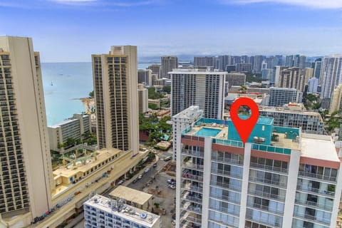 2 minutes from world famous Waikiki beach!