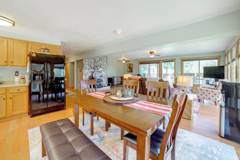 Dining Area | Main Level | Dishware/Flatware