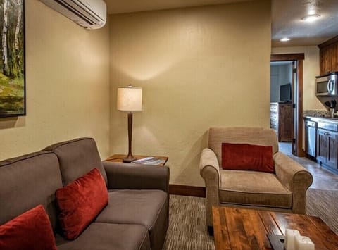 Each Suite offers a sitting area, TV, queen sofa-sleeper. There is also kitchenette for your leftovers from the Breckenridge restaurants.