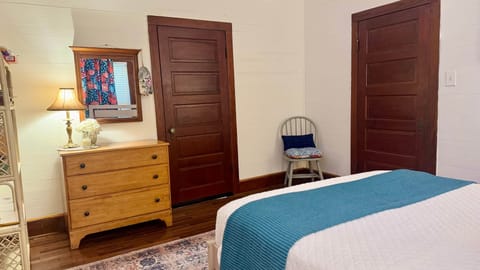 Spacious middle bedroom 