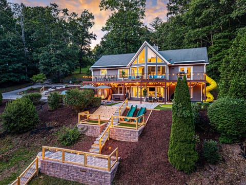 From above, the full beauty of this Asheville estate comes to life, lush greenery, stunning architecture, and expansive grounds that define luxury mountain living. 🚁