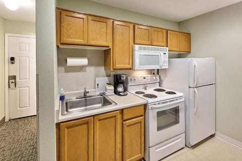 Save money on dining out by making your own meals here