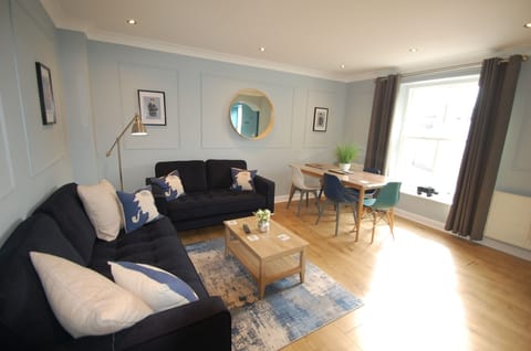 Watson Dining area and lounge