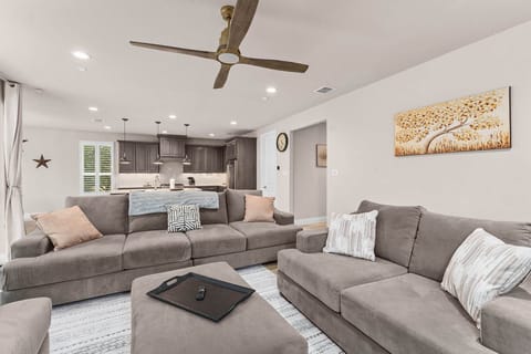 Spacious Living Area for Entertaining