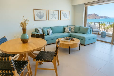 1302 Dining and Living