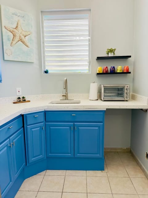 You can cook here but restaurants are so close and yummy you'll want to explore.