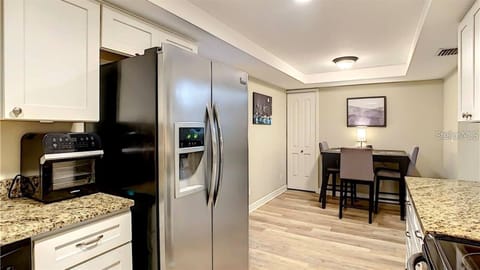 Entrance - Open floor plan entry with view to dining and living areas