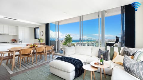 Burelli Beauty | Open plan chef's kitchen | Dining area | Lounge area 
