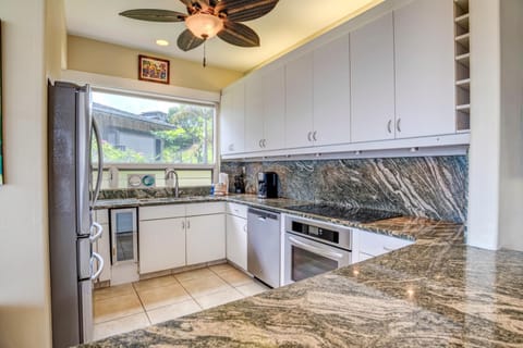 A tropical kitchen sanctuary where meals are prepped with ease and views are always on the menu KBV-16G4