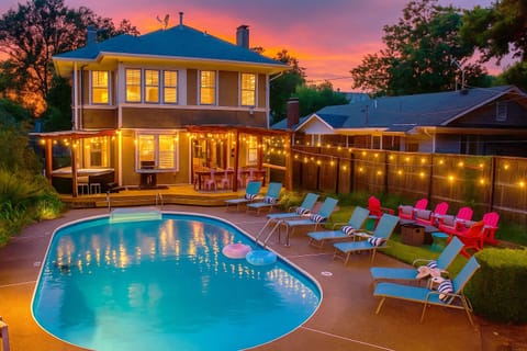 Pool with loungers, hot tub, fire pit, bbq, games, playground & dining area!