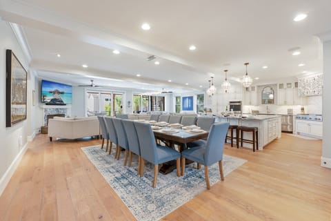 Dining seating for 12