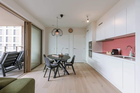Fully Equipped Kitchen with Dining Space