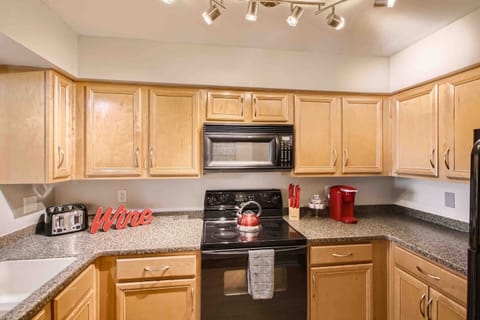 Large fully stocked kitchen 