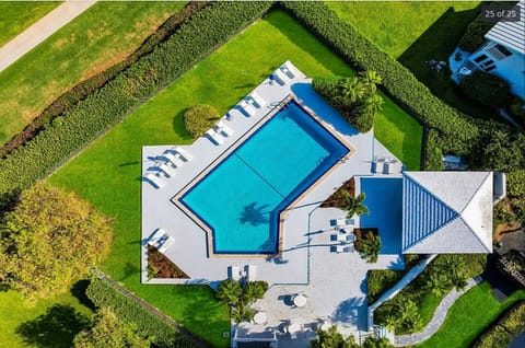 POOL , BBQs,Ice Machine ++