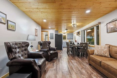 Living Room, Two Recliners, Full Couch