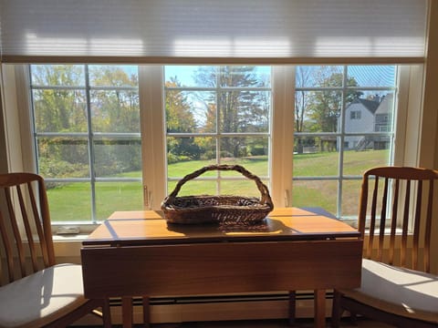 Main Living Room Puzzle Table