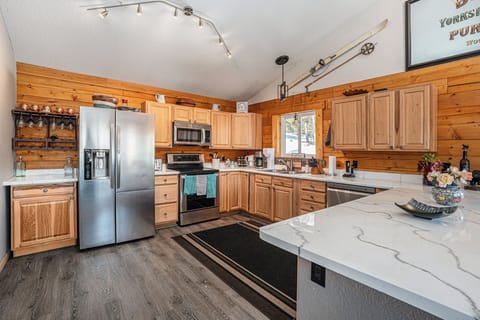 Imagine Having a kitchen that feels like the heart of the home, where the warm aroma of freshly brewed coffee and home-cooked meals fill the air.