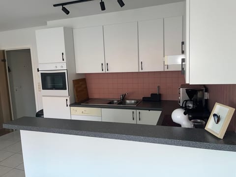 Open-Plan Living with Kitchen & Dining
Gather together in a welcoming space designed for social moments.