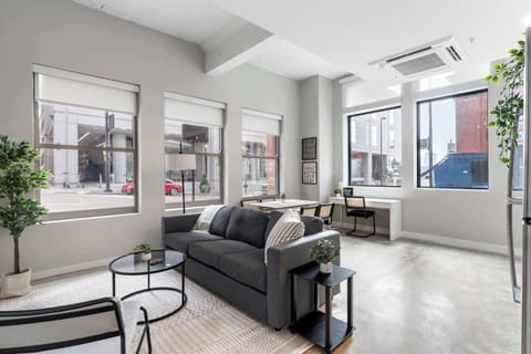 Spacious 2BR CozySuites | OTR Downtown #06
