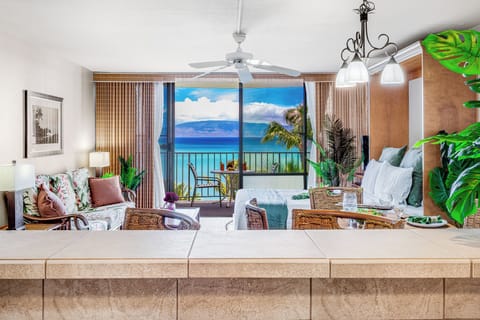 Cook with a view of the Pacific!